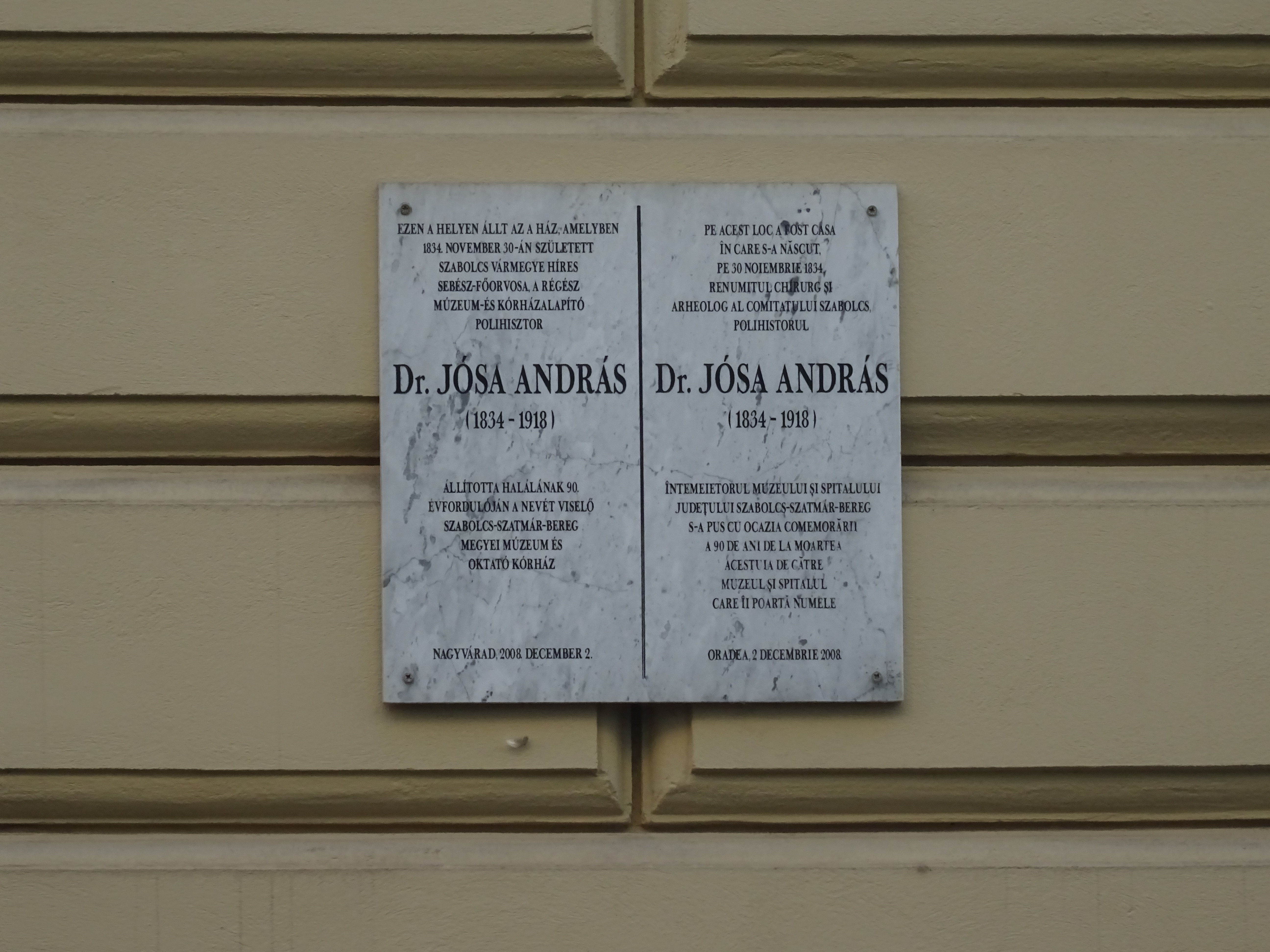 2008-ban emléktáblát helyeztek el a szülőház helyén álló épületen (Fotó: Darvas Szilárd)